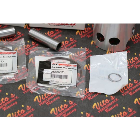 1973-1975 Yamaha RD350 Wiseco 2.00mm / .080" oversized 66.00mm Bore Piston Kit 3